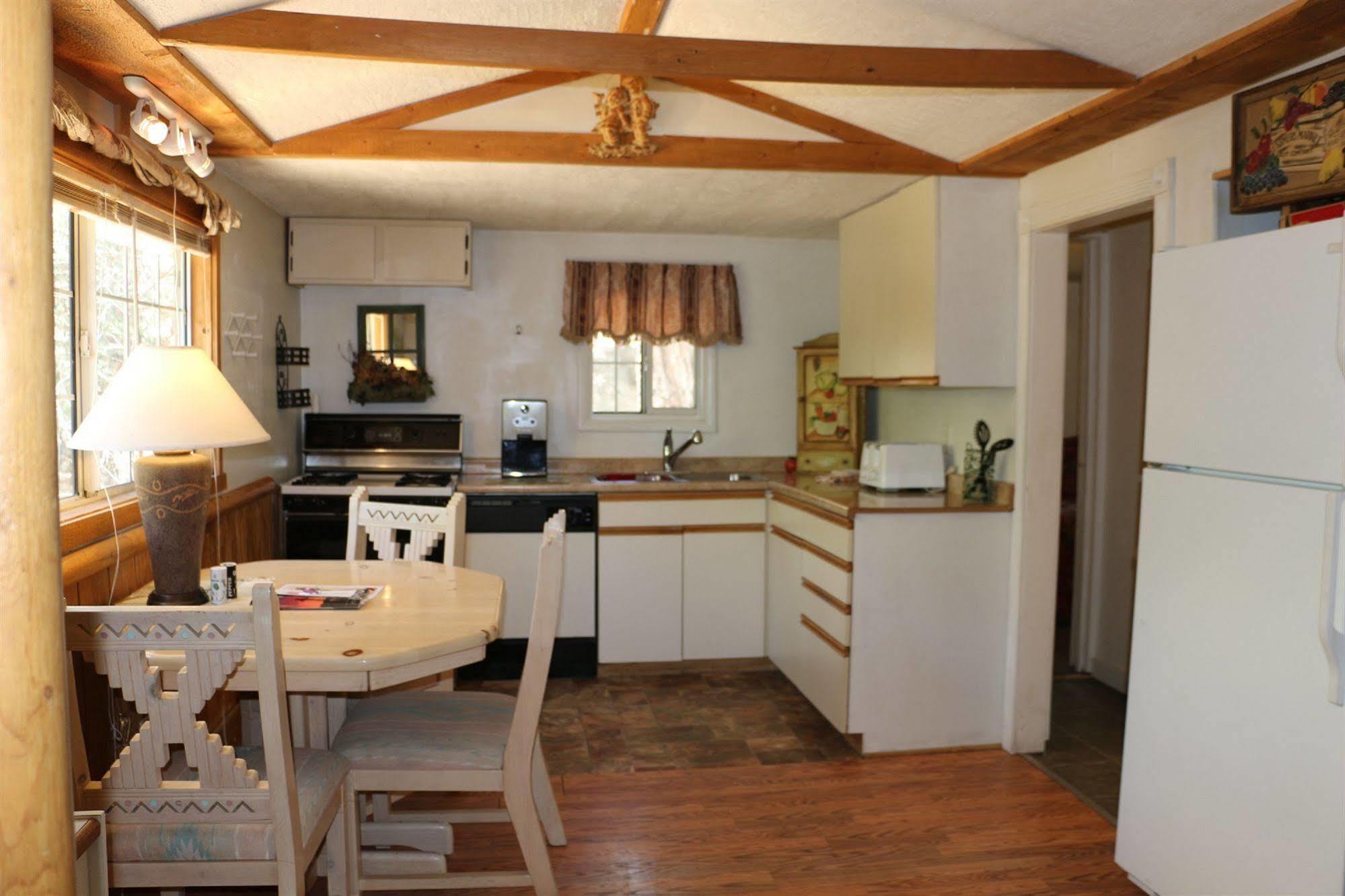 Apple Creek Cottages เพรสค็อท ภายนอก รูปภาพ